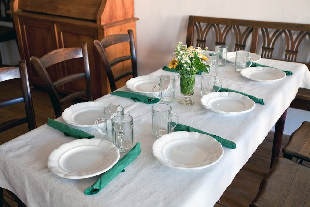 Gedeckter Tisch im Festsaal